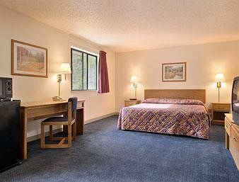 Super 8 By Wyndham Martinsville Va Exterior photo