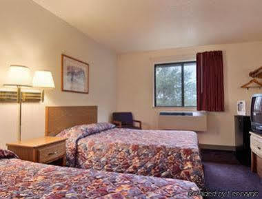 Super 8 By Wyndham Martinsville Va Exterior photo